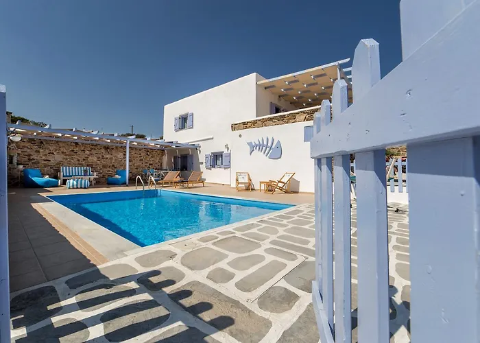 Crystal I Chrisi Akti (Paros)